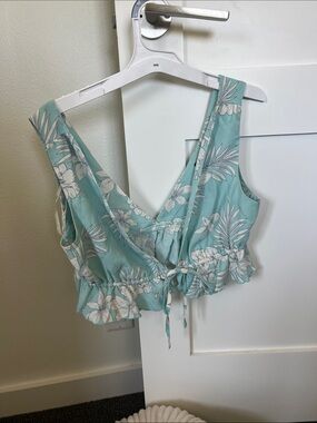 Forever 21 Mint Floral Tie-Front Crop Top